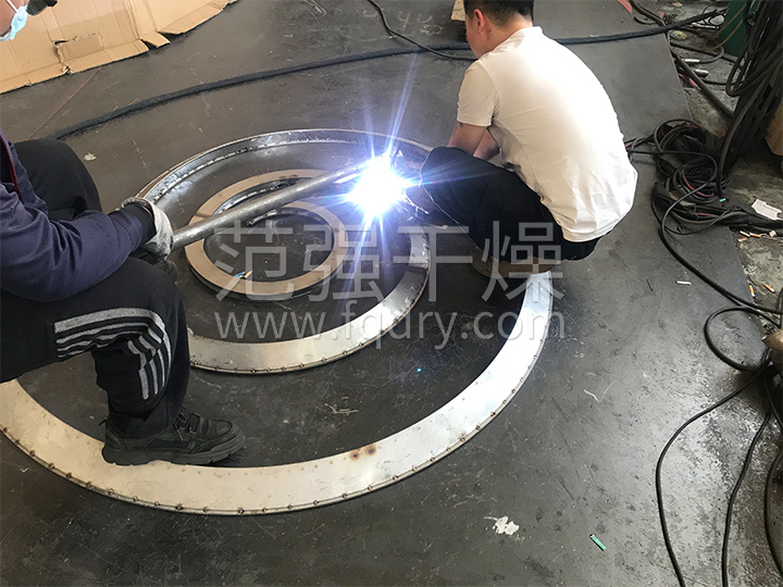 锥形螺带真空干燥机